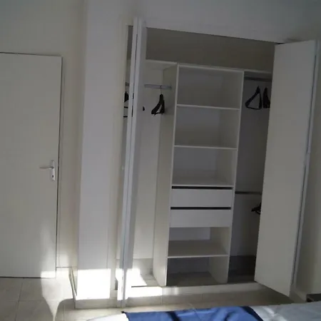 Les Mimosas Apartment