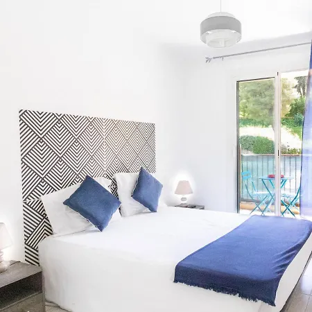 Les Mimosas Apartment